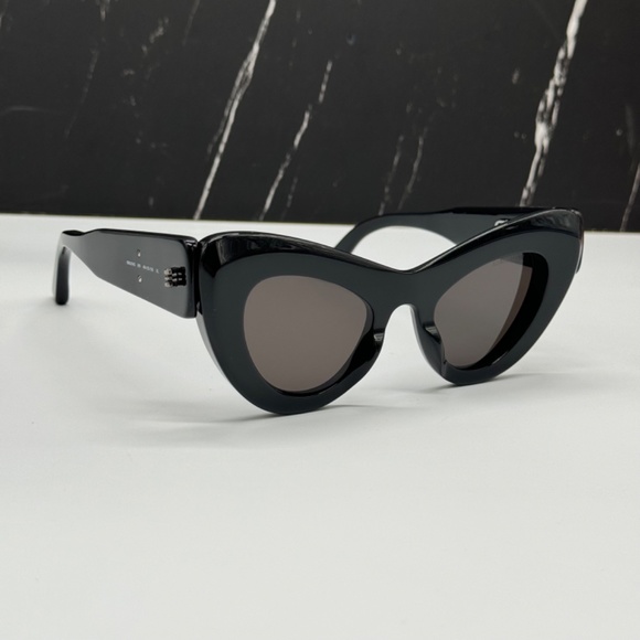 NEW BB0204S 001 BALENCIAGA BLACK GREY CAT EYE WOMEN BALENCIAGA SUNGLASSES - Picture 5 of 10